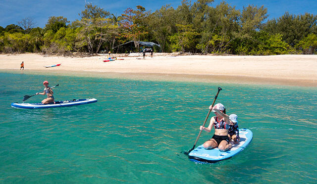 frankland-islands-kayaking-paddleboarding-beach